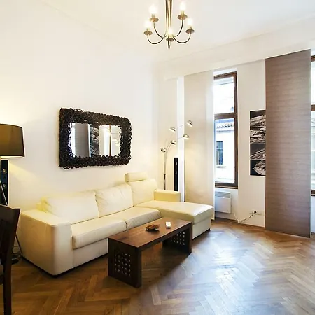 High Spec Downtown Apartment Prague